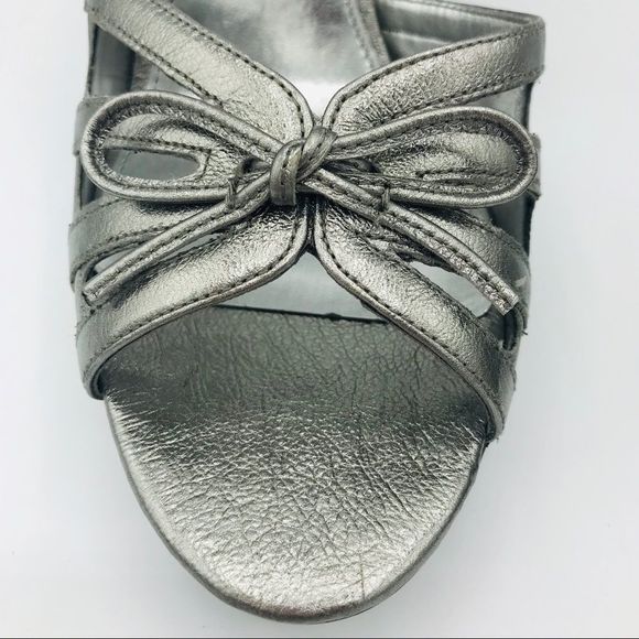 NEW CALVIN KLEIN SILVER LEATHER SLINGBACKS - Picture 10 of 10